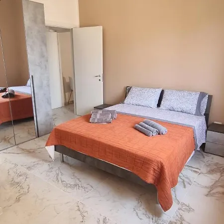 La Finestra Di Uccio Apartment *